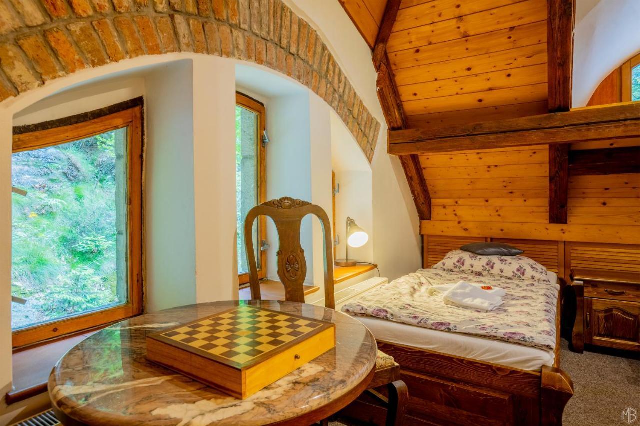 Hotel Stara Plynarna à Hřensko Extérieur photo