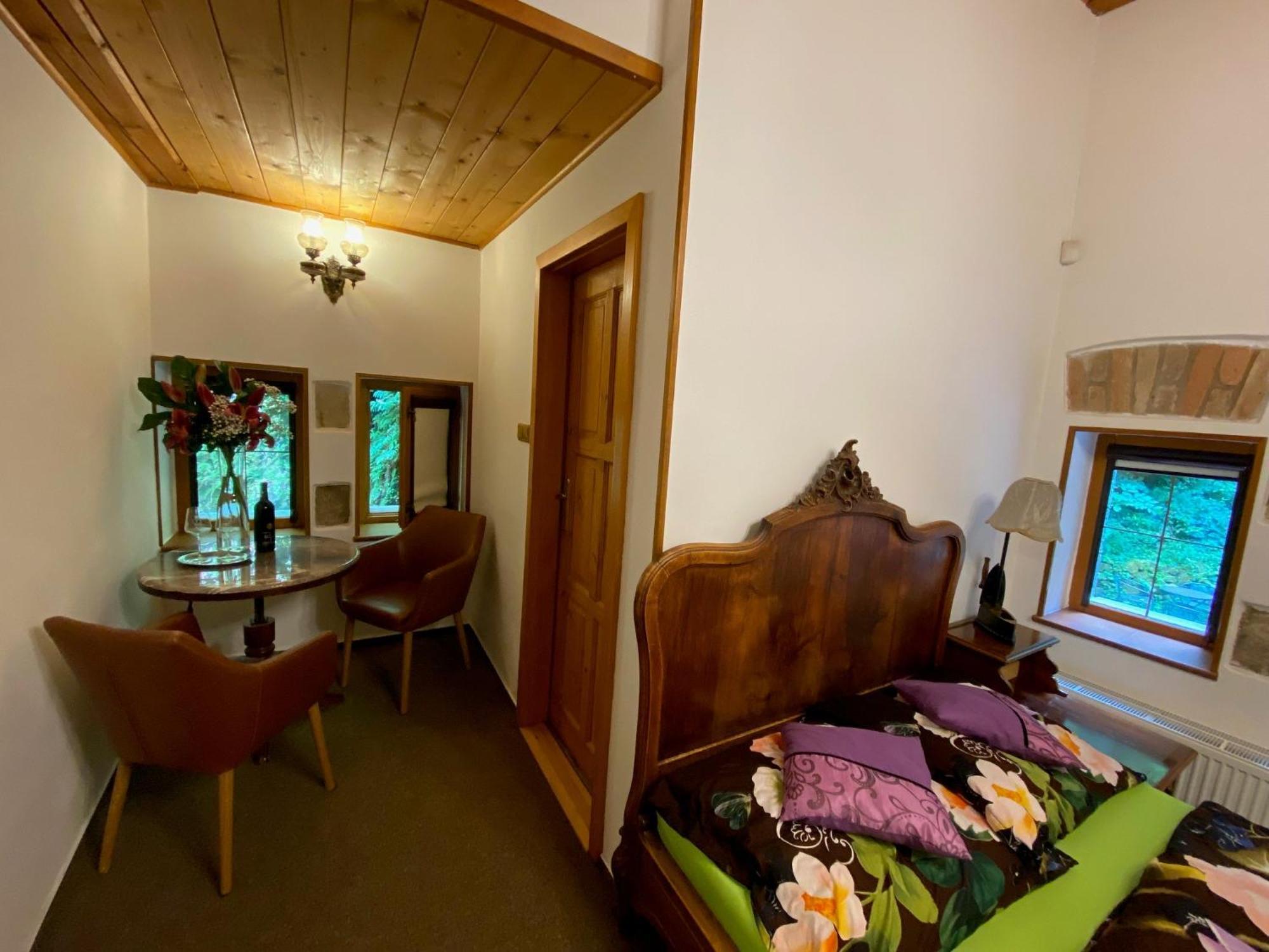 Hotel Stara Plynarna à Hřensko Extérieur photo