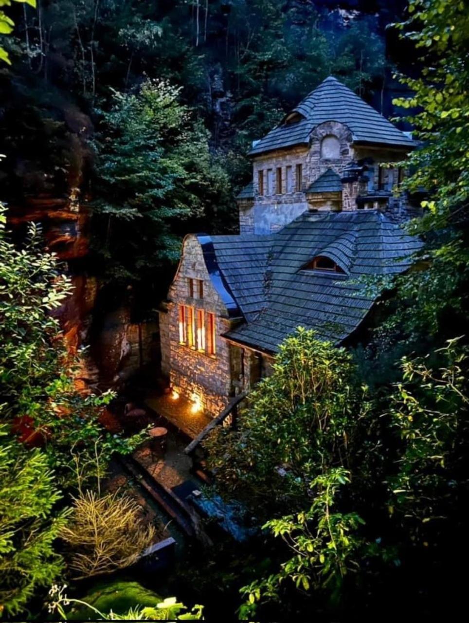 Hotel Stara Plynarna à Hřensko Extérieur photo